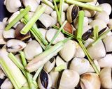 Hình bước làm 1 của món Nghêu Hấp Sả