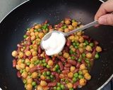 A picture of step 4 of Three Color Hot Salad.