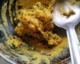 कोथिम्बीर वड़ी (Kothimbir Vadi recipe in Hindi) रेसिपी चरण 2 फोटो