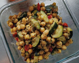 Foto del paso 4 de la receta: Ensalada templada de garbanzos y verduras