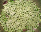 Foto del paso 1 de la receta Crema de guisantes con champiñones al ajillo y toque de yogur
