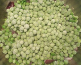 Foto del paso 1 de la receta: Crema de guisantes con champiñones al ajillo y toque de yogur