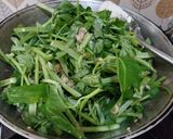Foto langkah ke 3 dari resep Tumis Kangkung Rebon Basah.