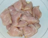 Foto langkah ke 2 dari resep 123. Ayam tumis bawang kentang.