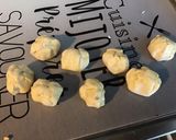 Une image de l'étape 6 de Feuilletés cantal et comté aux raisins et pavot bleu.