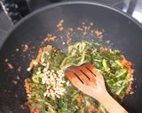 Foto del paso 6 de la receta: Acelgas fritas con picatostes