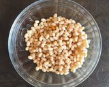 Foto del passaggio 5 della ricetta Polpette di Fagioli Coco con Pesto di Sedano