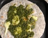 Foto del paso 1 de la receta: Cena saludable en 15 minutos: montadito de pollo guisado con queso asado ✨