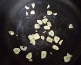Foto del paso 3 de la receta: 🥣Garbanzos con langostinos🦐