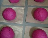 Foto langkah ke 4 dari resep Donat Buah Naga Merah.