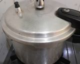 Foto langkah ke 5 dari resep Pindang Presto Ikan Mas ala Ma Ecot (resep 2).