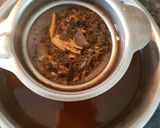 A picture of step 5 of Spicy Black Tea.