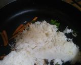 A picture of step 4 of Sausage and egg fried rice.