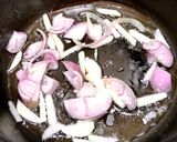 Hình bước làm 2 của món Đồ Lòng Bò Xào Rau Răm Ngũ Vị Hương