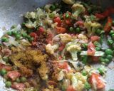वेज अंडा नूडल्स (veg anda noodles recipe in Hindi) रेसिपी चरण 5 फोटो