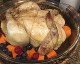Foto del paso 7 de la receta: Cocina para las Fiestas: Pollo al horno relleno con arándanos y cerezas