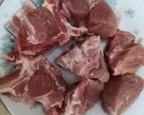 A picture of step 1 of Mutton yakhni pulao.