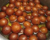 A picture of step 5 of Gulab jamun.