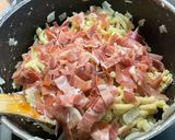 Une image de l'étape 14 de Macaronis aux oignons, ail, Boursin®️ et jambon cru.