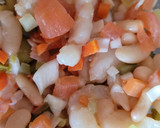 Foto del paso 4 de la receta: Empedrat, ensalada con bacalao, cebolla y encurtidos