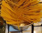 Foto del passaggio 1 della ricetta Spaghetti alla Papalina