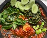 Foto langkah ke 1 dari resep Sambal tomat terasi mentah.