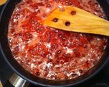 Foto del paso 4 de la receta: Cheesecake fit y postre light fácil. Con frambuesas y frutillas