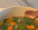 Foto langkah ke 4 dari resep Sayur Bening Bayam Wortel.