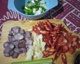 Foto langkah ke 2 dari resep Ayam Masak Lombok.