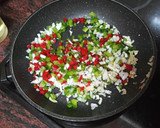 Foto del paso 3 de la receta: Pasta con boloñesa de salchicha con huevos fritos