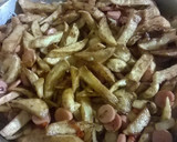 Foto del paso 4 de la receta: Revuelto de salchipapas