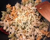 Foto del paso 2 de la receta: Pasta (lirios) con ajo y guindilla