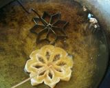 Foto langkah ke 5 dari resep Kembang Goyang / Loyang (Resep Mudah dan Simpel).