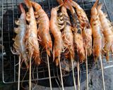 Hình bước làm 2 của món Tôm nướng muối ớt