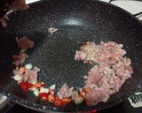 รูปขั้นตอนการทำที่ 2 ของ ตำลึงผัดหมูสับ