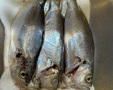 Hình bước làm 1 của món Cá Liệt Lệ Kho Khế