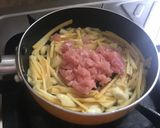 รูปขั้นตอนการทำที่ 2 ของ หน่อไม้ผัดไข่ใส่หมูสับ