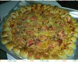 Foto langkah ke 24 dari resep Cheesy Bites Pizza | Pizza dgn pinggiran keju.