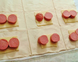 Foto del paso 3 de la receta: Hojaldres de Frankfurt y queso