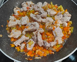 Foto del paso 5 de la receta: Noodles de arroz con salsa de tomate casera y panceta