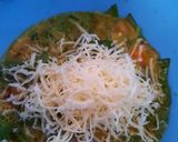 Foto langkah ke 2 dari resep Cheesy Spinach Omelette.
