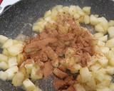 Foto del paso 5 de la receta: Tarta de manzana con pasas y nueces en masa de hojaldre