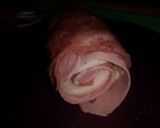 Töltött húsi tekercs tárkonyos-fokhagymás szósz alatt sütve recept fázis 3 fotója