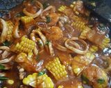 Foto langkah ke 5 dari resep Udang Cumi Saus Padang.