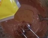 Foto langkah ke 4 dari resep Bolu kukus cokelat simple.