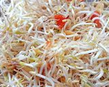 Foto langkah ke 5 dari resep Tumis kecambah tempe gembos.