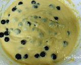 A picture of step 4 of Blueberry custard cake.