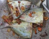 Foto langkah ke 3 dari resep Ikan kue tumis bumbu tempoyak.