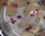 A picture of step 1 of Apple pomegranate milkshake.