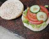 Foto del paso 6 de la receta: Hamburguesa de pollo, tortilla francesa, queso curado y mayonesa de cebolla